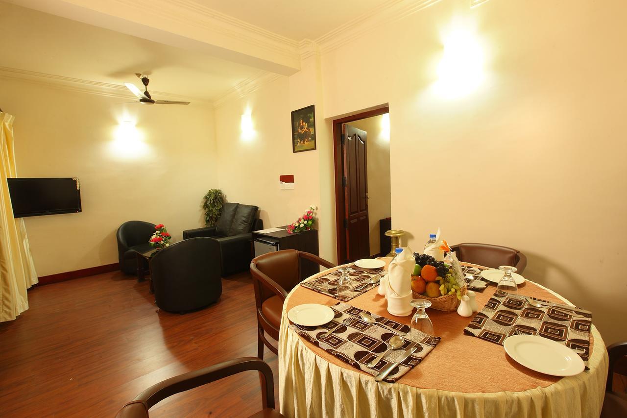 Trichur Towers Thrissur Εξωτερικό φωτογραφία